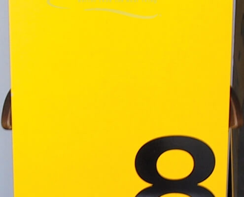 Sign - Gate 8 yellow