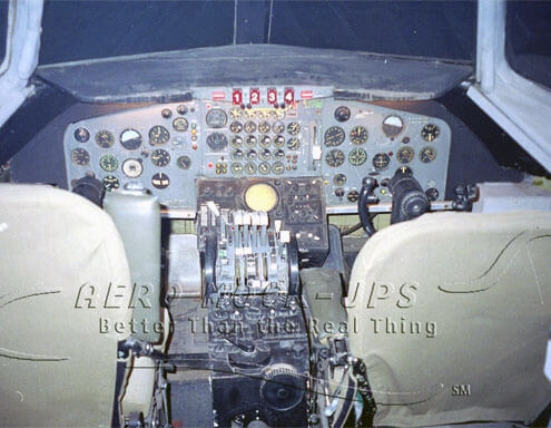 13-2 707 Cockpit - Instrument panel lite