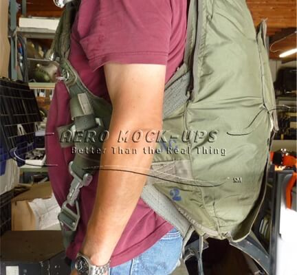 38-65 Parachute vest - Olive b