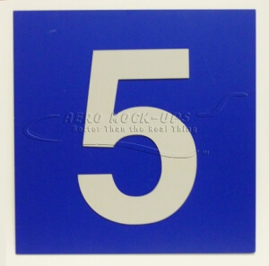 Blue gate sign - "5"