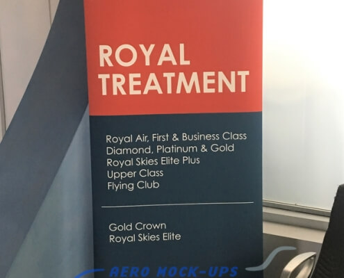 32-275 Banner Stand - Royal Treatment